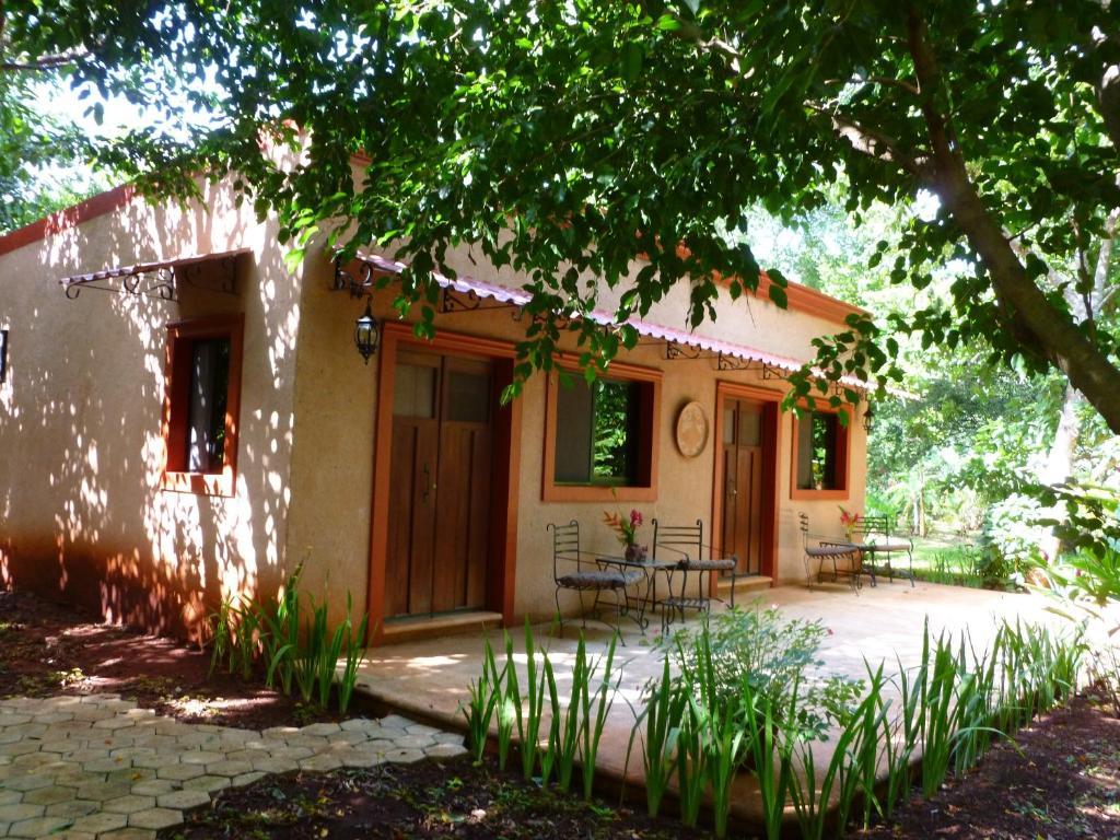 The Flycatcher Inn Retreat Hotel Santa Elena Dış mekan fotoğraf